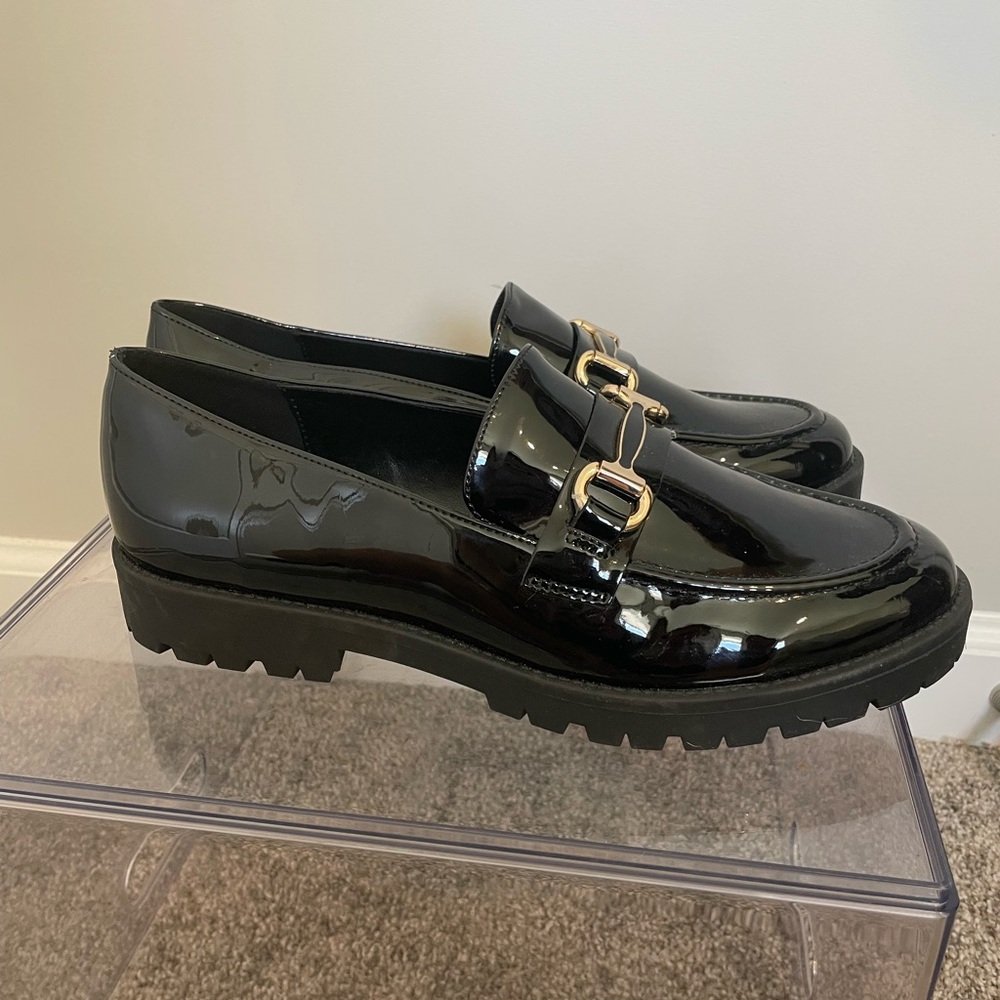 Bandolino Black Patent Loafers with Gold Buckle - Picture 4 of 6